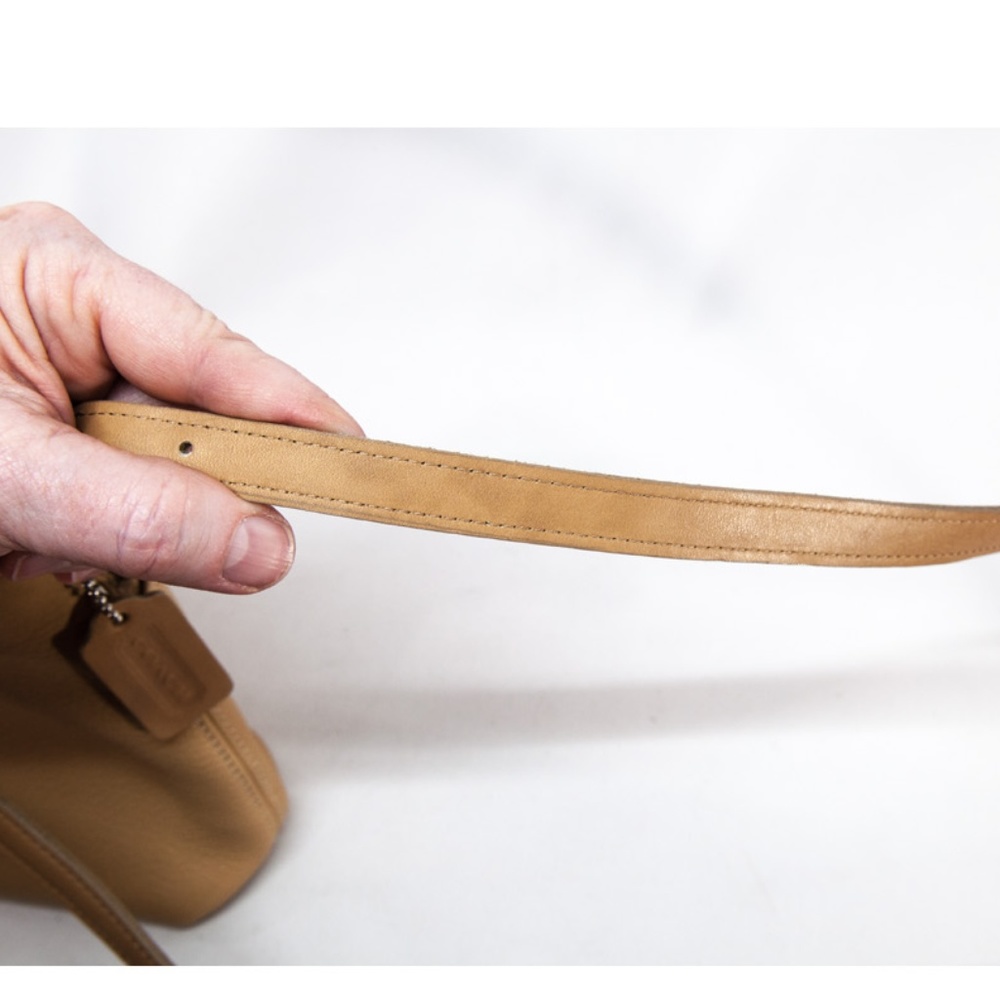 Coach Vintage Lt tan Hudson Small Zip bag # 6807 - Picture 8 of 8